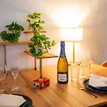 Balcon - Videoprojecteur - Parking Gratuit - Centre 5 Min Et Gare 3 Min En Tram Strasbourg