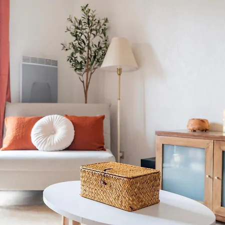 Balcon - Videoprojecteur - Parking Gratuit - Centre 5 Min Et Gare 3 Min En Tram *