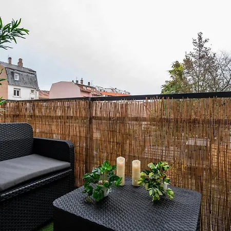 Apartman Balcon - Videoprojecteur - Parking Gratuit - Centre 5 Min Et Gare 3 Min En Tram