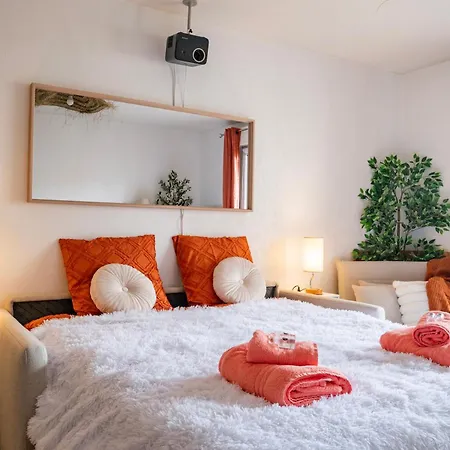 Balcon - Videoprojecteur - Parking Gratuit - Centre 5 Min Et Gare 3 Min En Tram *